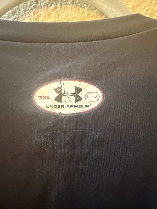 Men's Under Armour Black Batman Compression HeatGear Shirt 3XL gallery