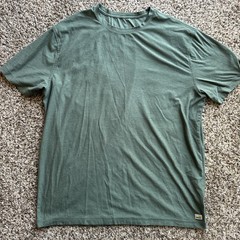 VUORI Strato Tech Performance T Shirt Mens XL Athletic Fit Green V126 Logo