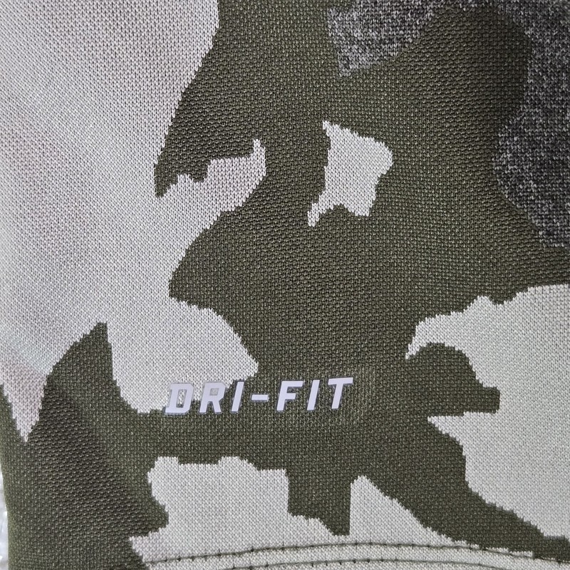 NIKE Mens Size XL Woodland Camouflage Lightweight 1/4 Zip Pullover Reflective gallery