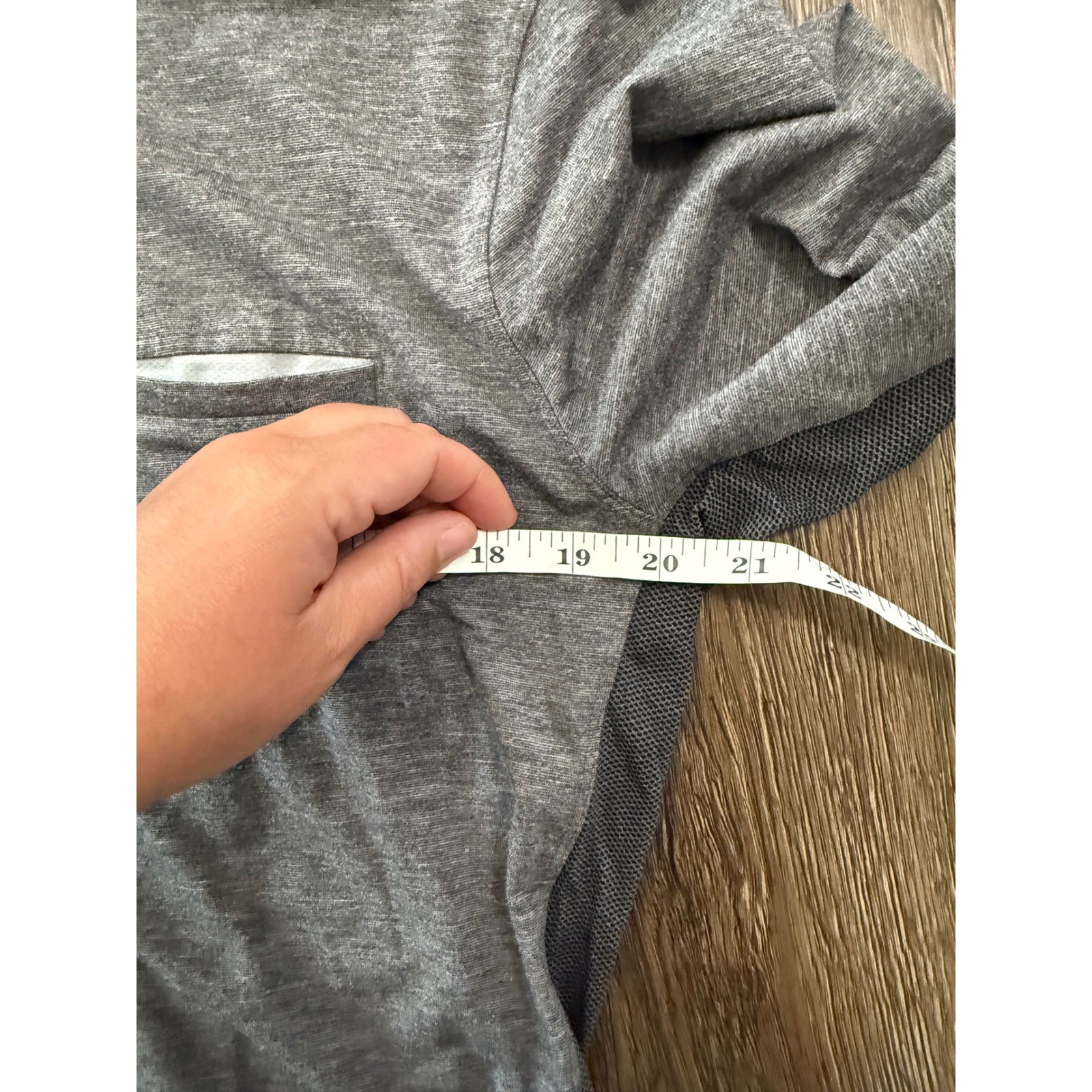 Lululemon Mens Long Sleeve Performance Pocket Shirt Heathered Grey Medium PTP 21 gallery