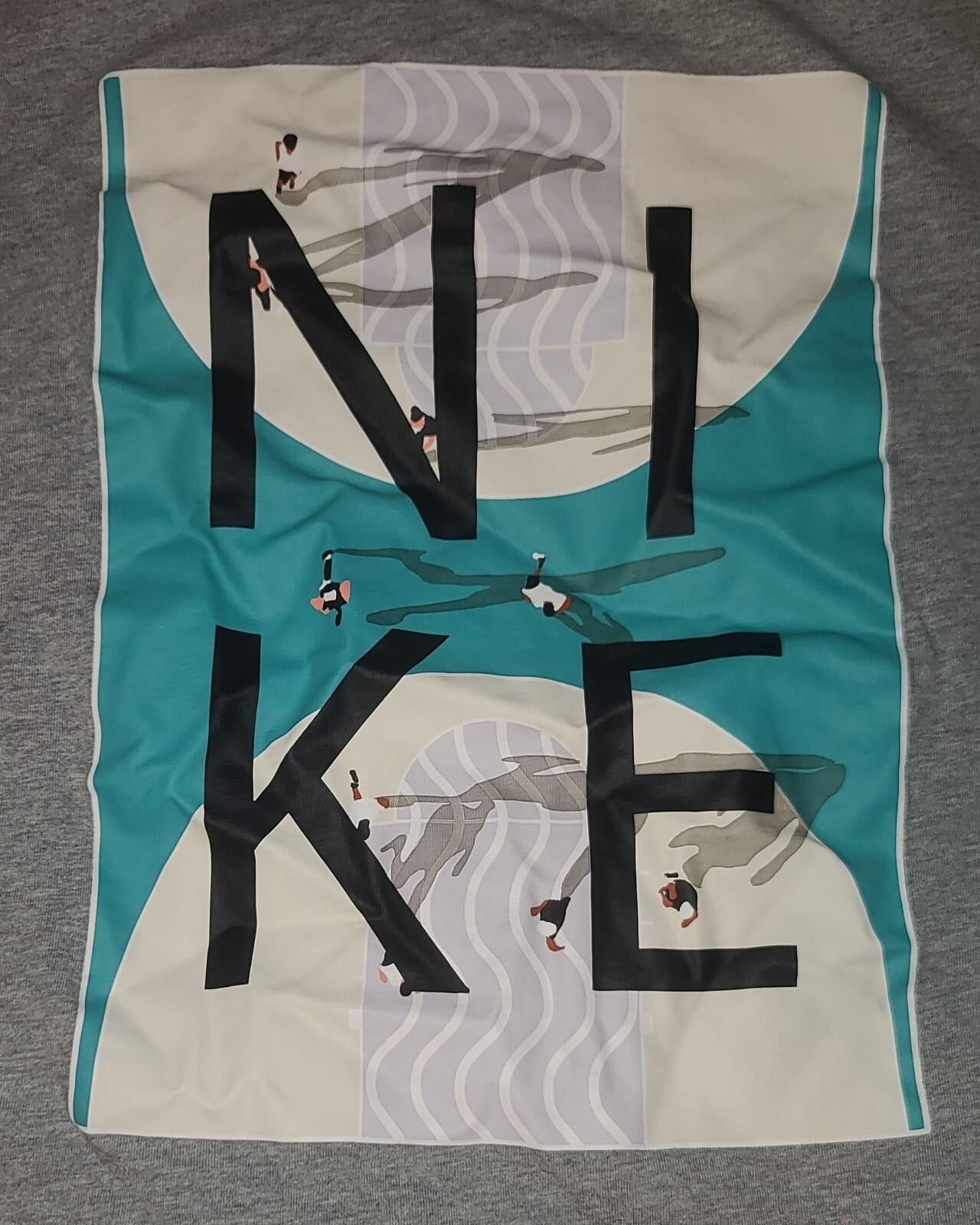 Nike Sportswear T-Shirt Active Short Sleeve Men's Size Small gallery