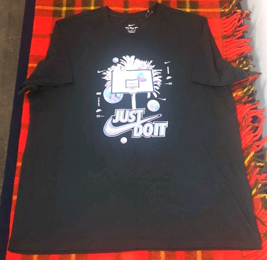 Nike Tee Men's Sportswear Graphic Print T-shirt Black 100%cotton Size XXL gallery