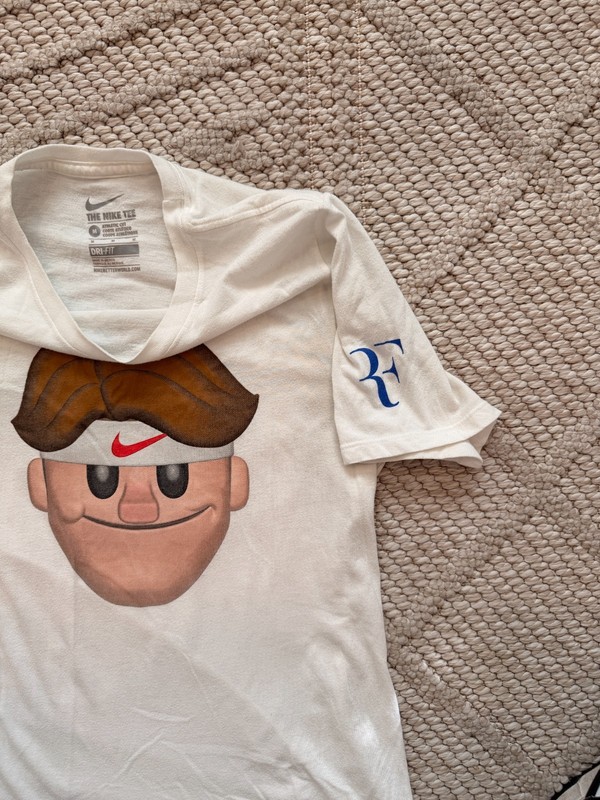Rare Roger Federer Emoji Nike T-Shirt Medium Atheletic Cut gallery