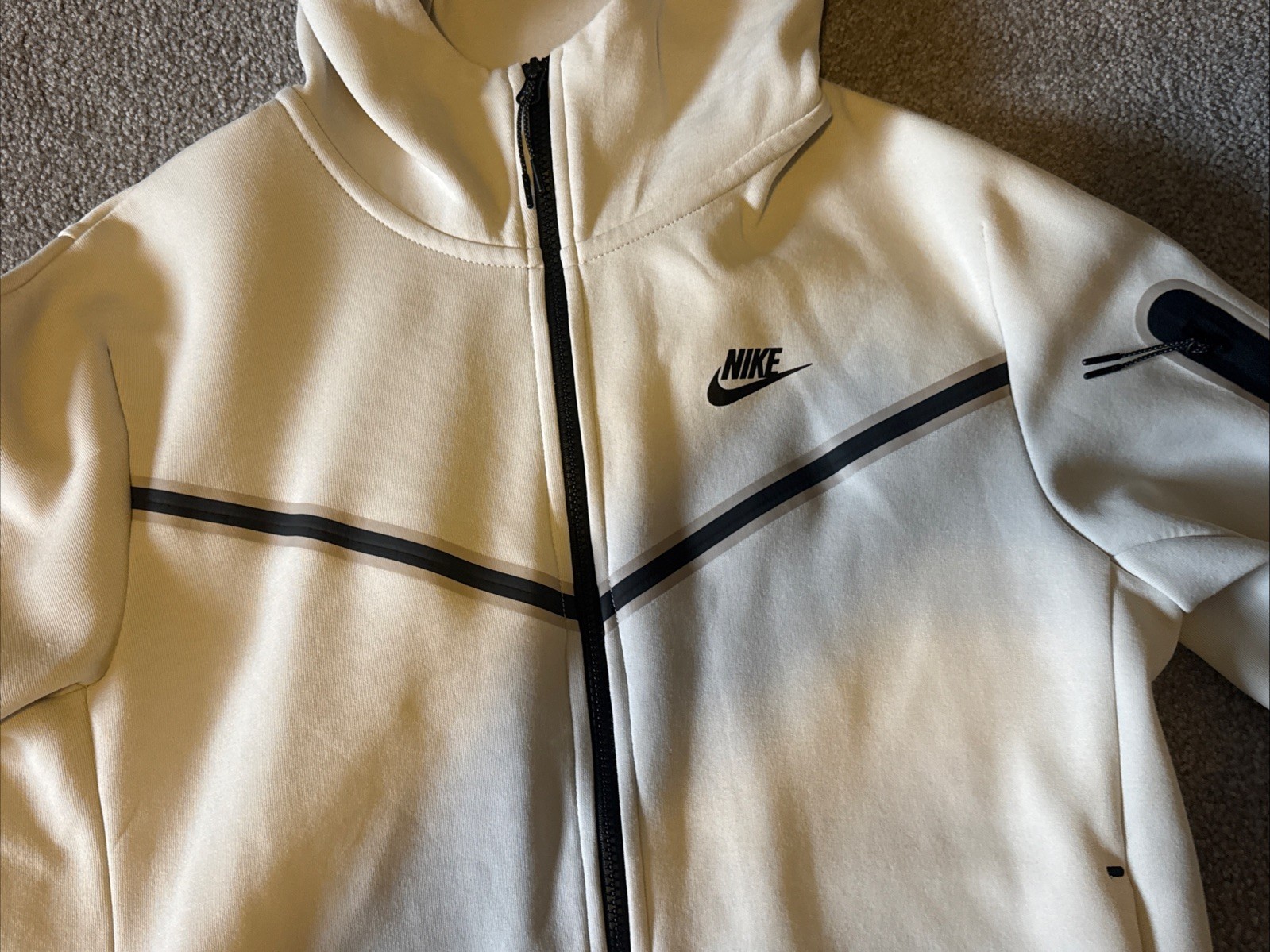 Men’s Nike Tech Hooded Zip Up Jacket Cream Color - Size Medium gallery