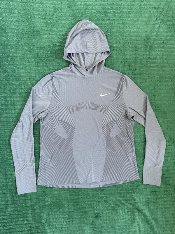 Nike Dri Fit Textured Smoke Grey Running Shirt Hooded CU3381 084 XL gallery