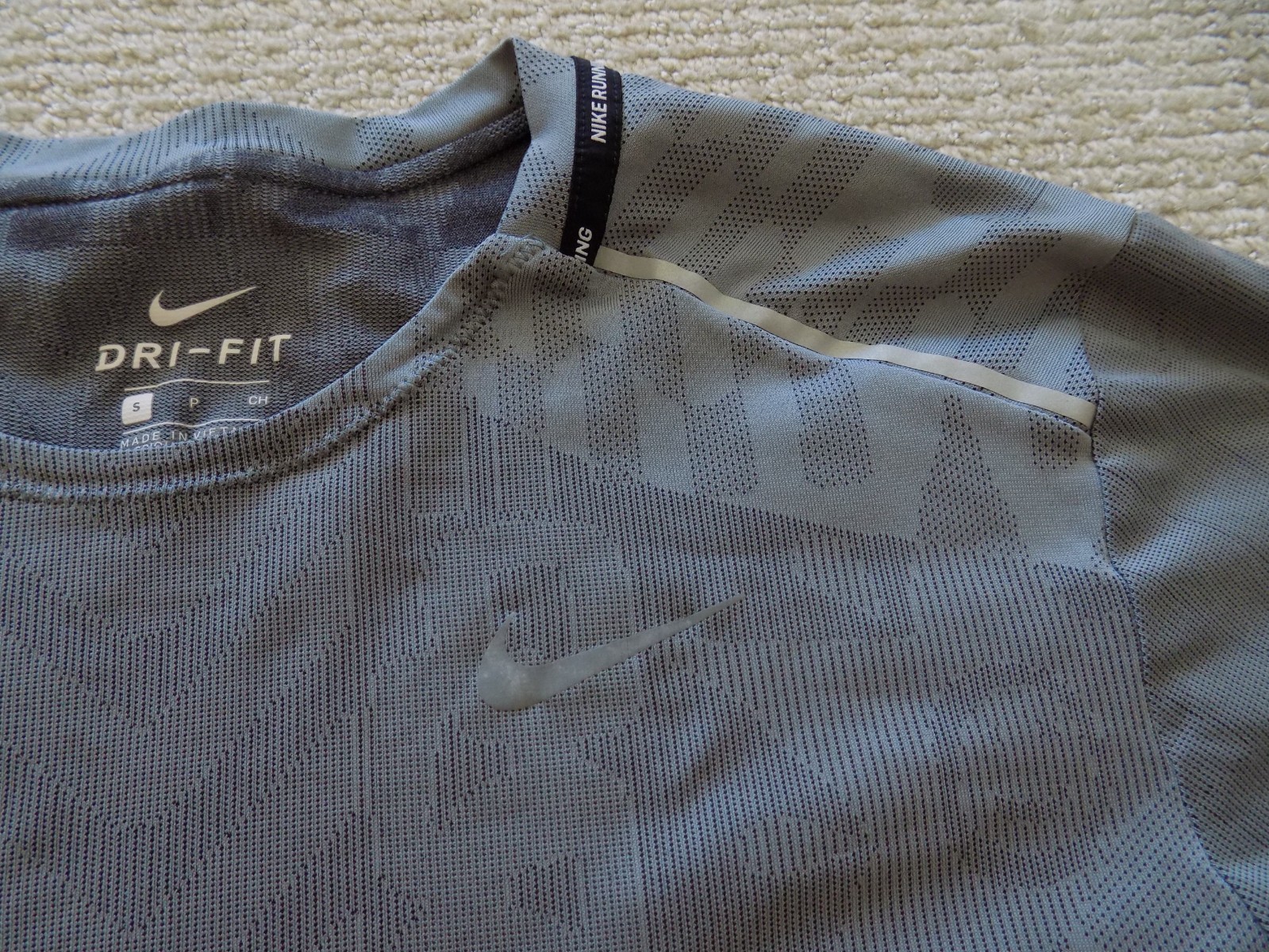 MENS S SMALL NIKE TECHKNIT WILD RUN RUNNING SHIRT TOP T TEE GREY CJ5814 010 gallery