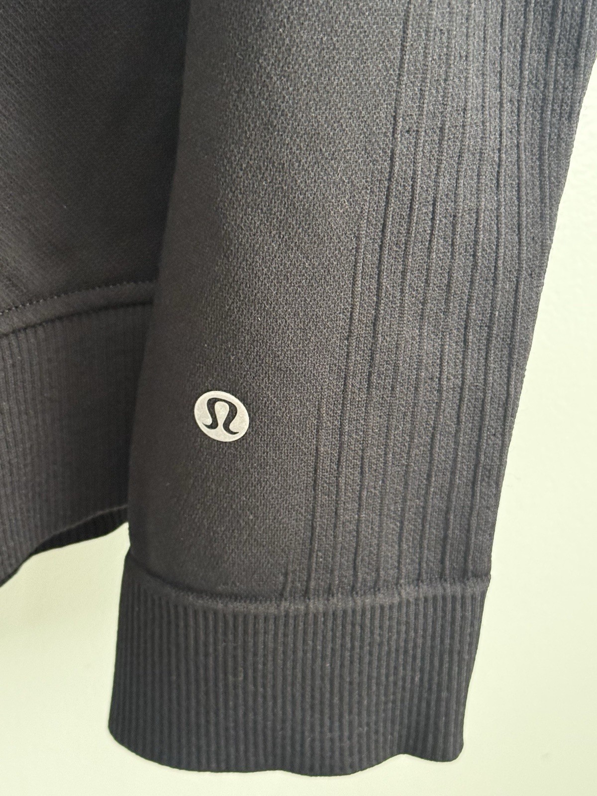 Lululemon Engineered Warmth Long Sleeve Crew Mens Black Merino Wool Blend Sz M gallery