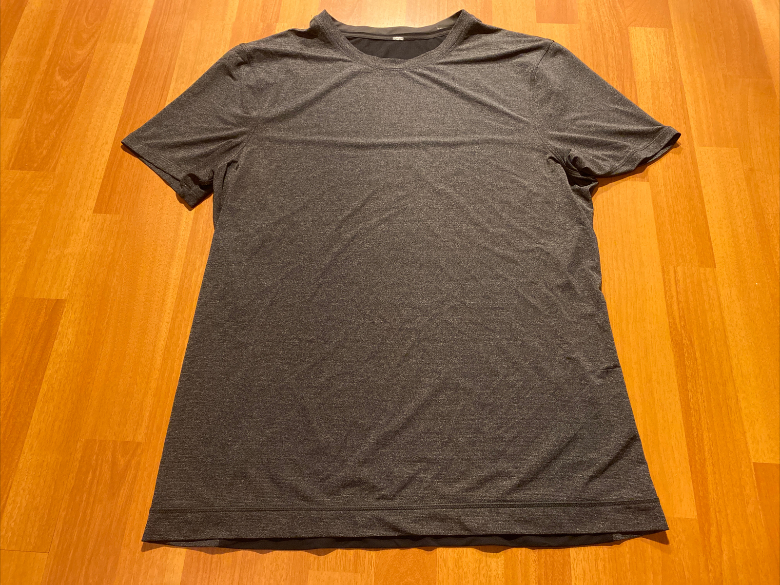 Lululemon Active Shirt Men’s Medium? Stretch Running Gray And Black gallery