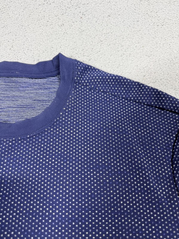 Lululemon Shirt Mens XL Blue Polka Dot Short Sleeve Raglan Athletic Gym Top gallery