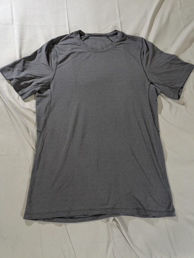 Lululemon Shirt Mens Medium Gray Short Sleeve Performance Running Training Top