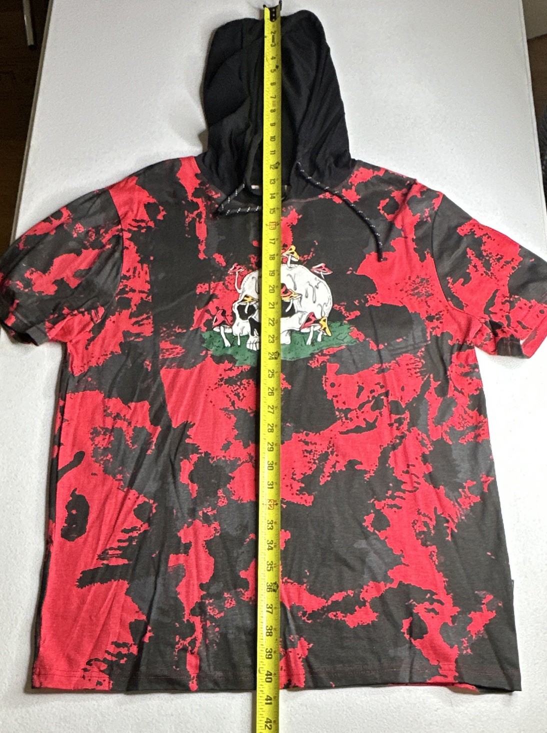 Men’s Hooded Pullover T-Shirt L Red/Black Camo Skull Graphic Short Sleeve gallery