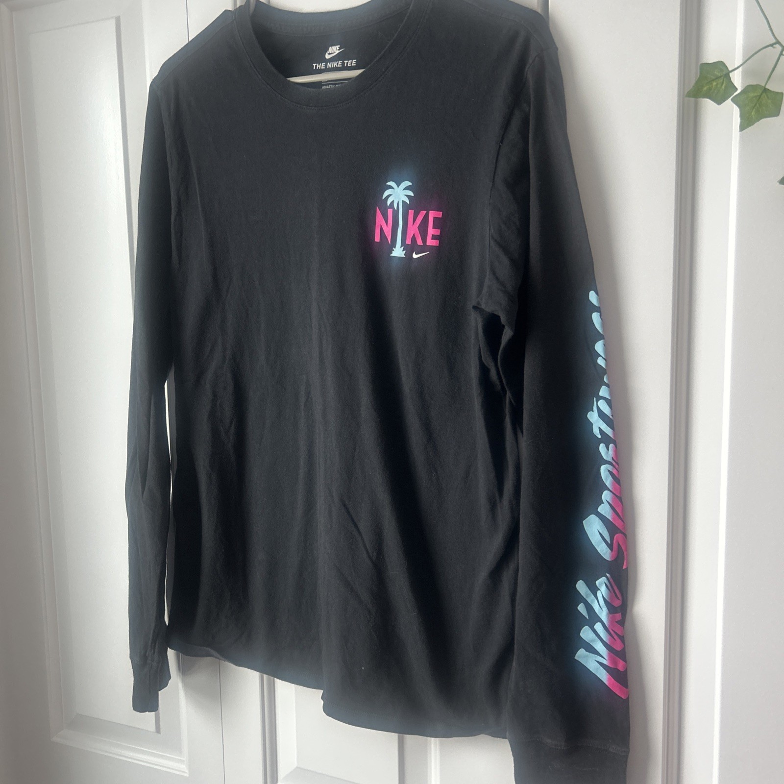 CLEAN! Nike sportswear black long sleeve miami mens size medium pink blue gallery