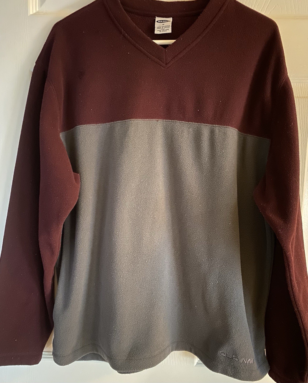 Old Navy Maroon & Gray Color Block, V-Neck, Long Sleeved Fleece, Logo, M gallery