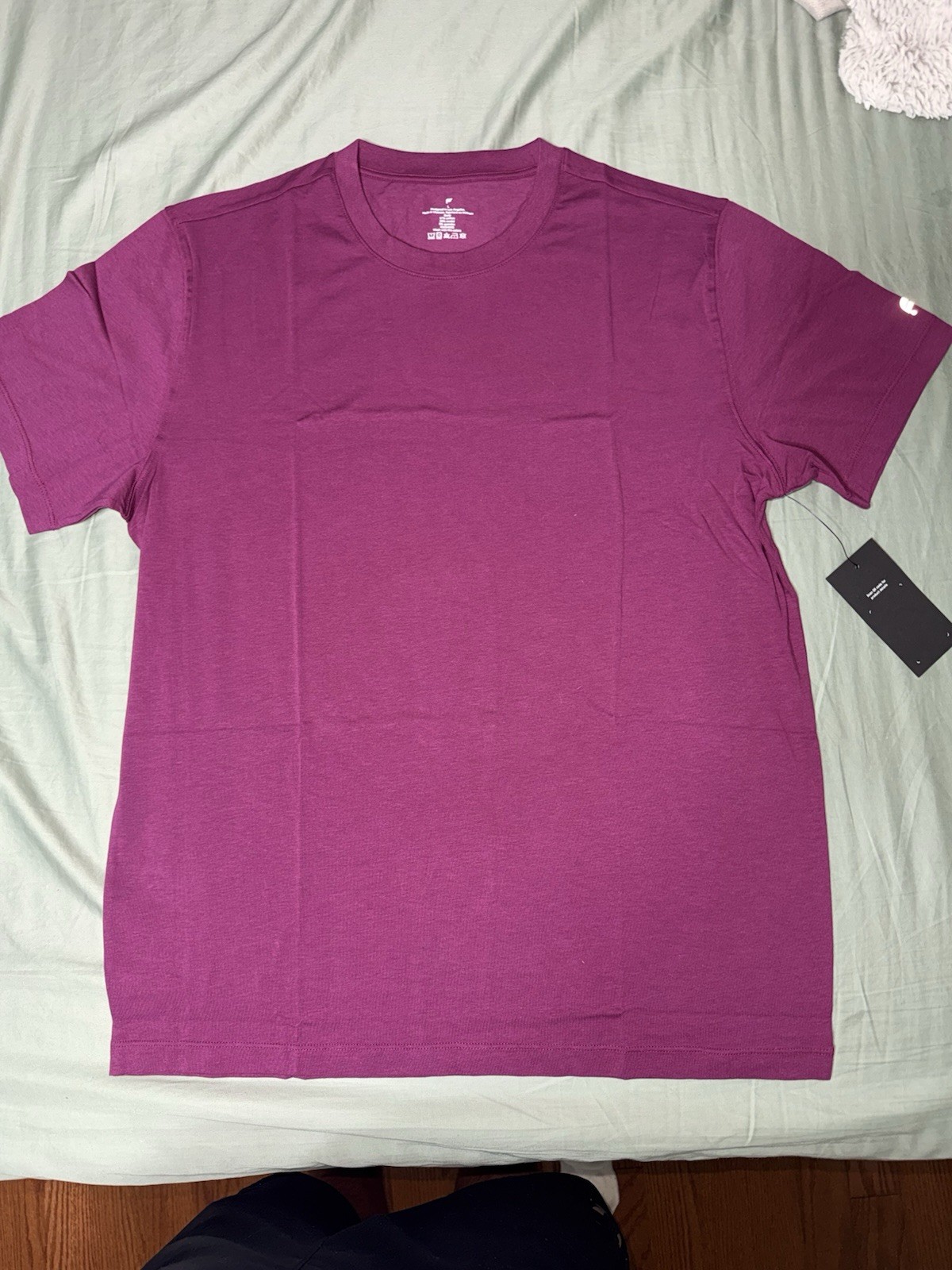 NWT Fabletics 24-7 Tee - Moisture Wicking Fabric - Berry Crush (LARGE) gallery