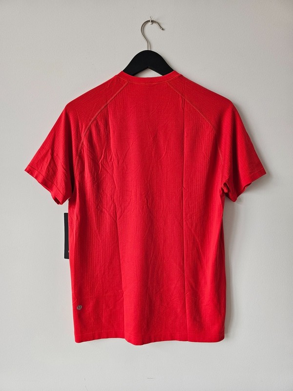 NWT LULULEMON Metal Vent Tech SS Top Shirt Men's Large TUED/TUED True Red gallery