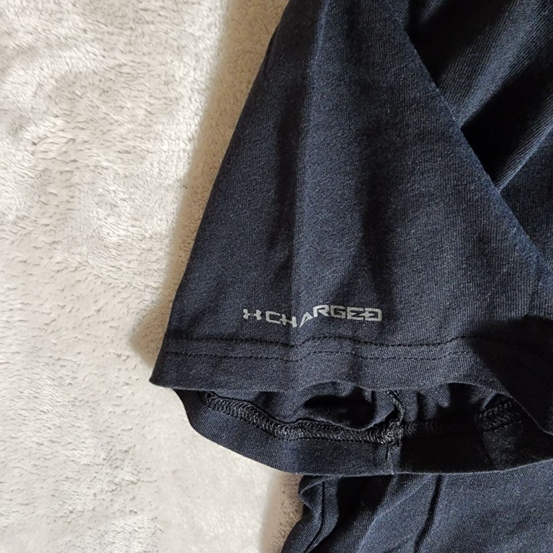 Under Armour Shirt Mens Small Black Heat Gear Fishing Hooks Boating Outdoorsman gallery