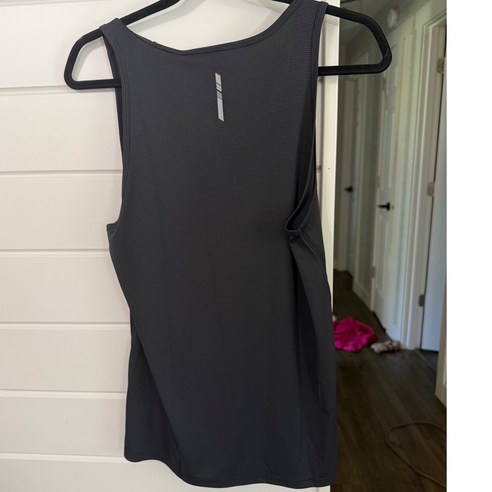 DSG Mens Run Tank Pure Black Reflective Moisture Wicking UV Protection Small NWT gallery