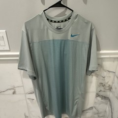 Nike Dri-FIT Men’s XL Gray Blue Striped Crew Neck Short Sleeve Mesh Tee Logo