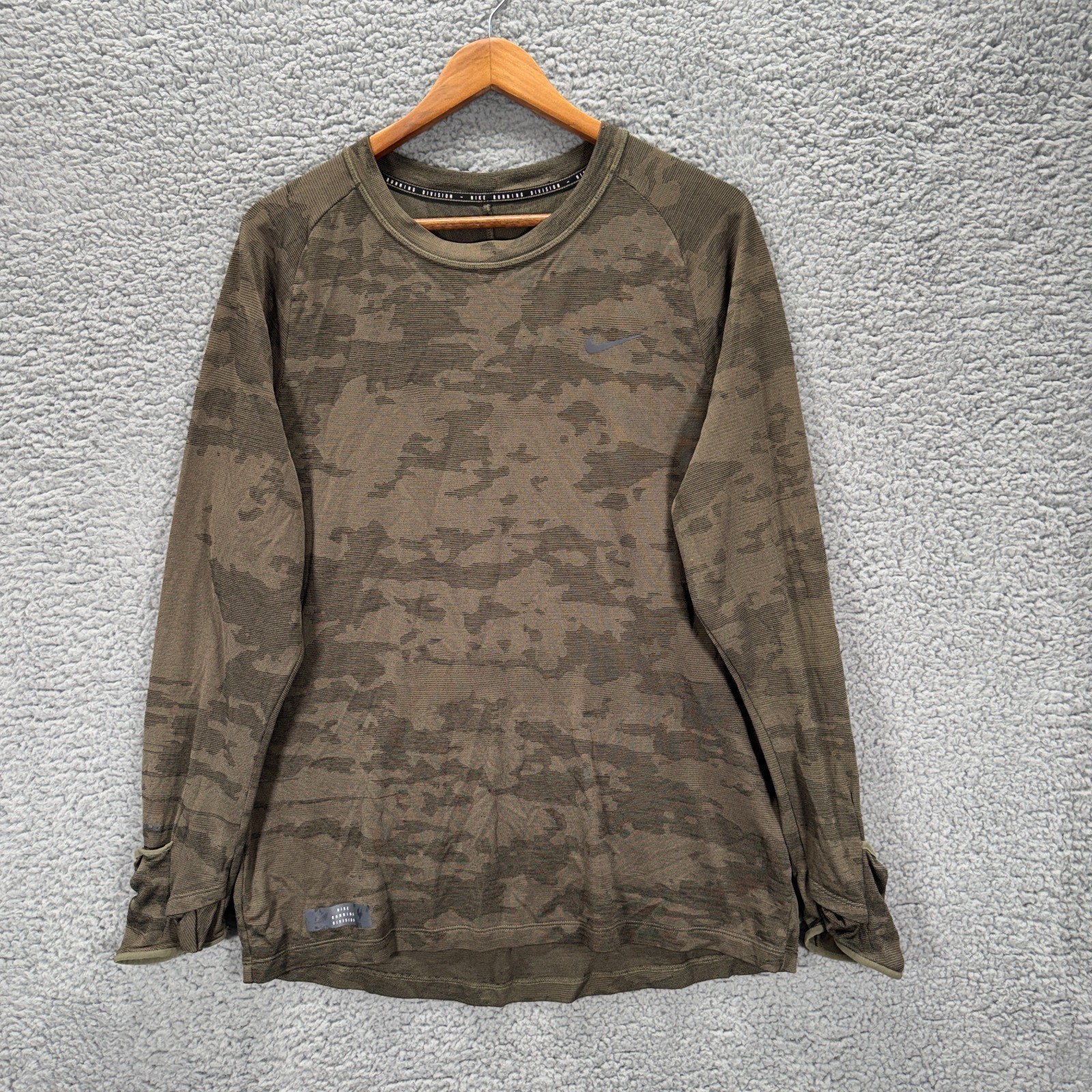 Nike Running Division Therma Fit Adv Long Sleeve Size L Mens Reflect FB8538-222 gallery