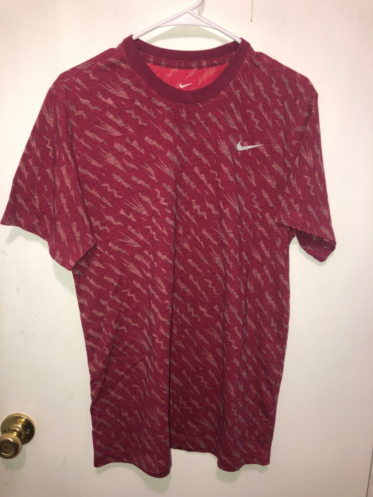 Nike Dri Fit Windrunner Burnout Red T Shirt Short Sleeve gallery