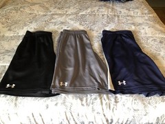 Men’s Under Armour Workout Shorts Medium 3 Set – Good Condition
