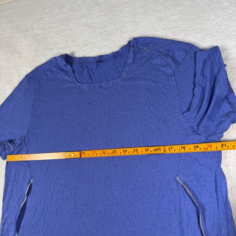Lululemon Running Shirt Mens L Blue Excellent Engineered Ventilation Reflective gallery