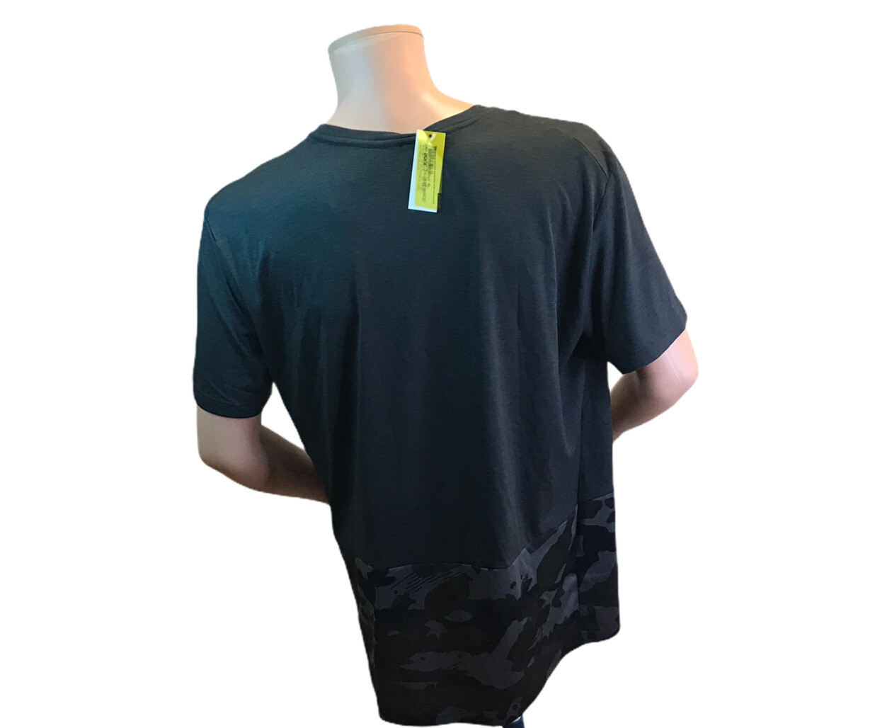 NWT Nike Breathe Training Soulcycle Tee Grey White Dark Green Black AQ1091 XL gallery