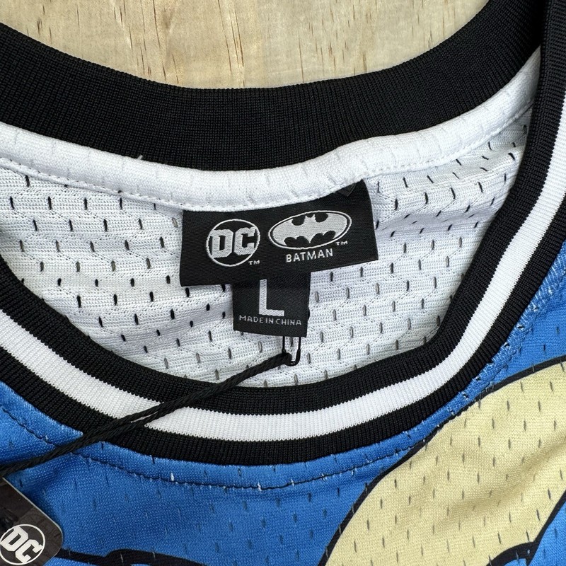 NEW LG Lids DC Batman Comic Big Print Mesh Basketball Jersey gallery