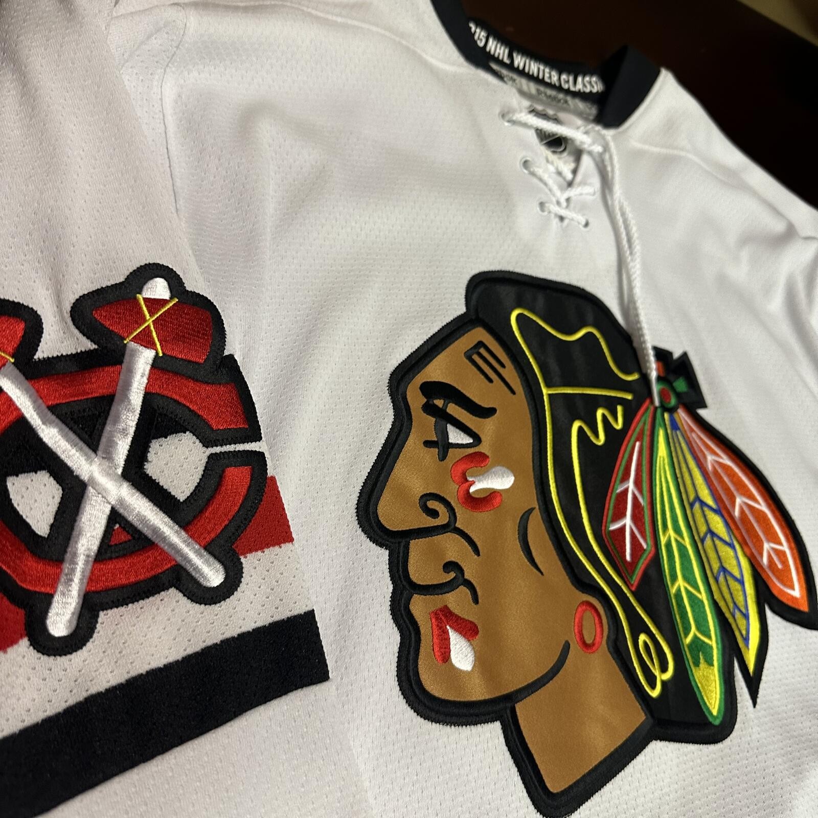 Chicago Blackhawks 2015 Winter Classic white mens Reebok hockey Jersey Sz Small gallery
