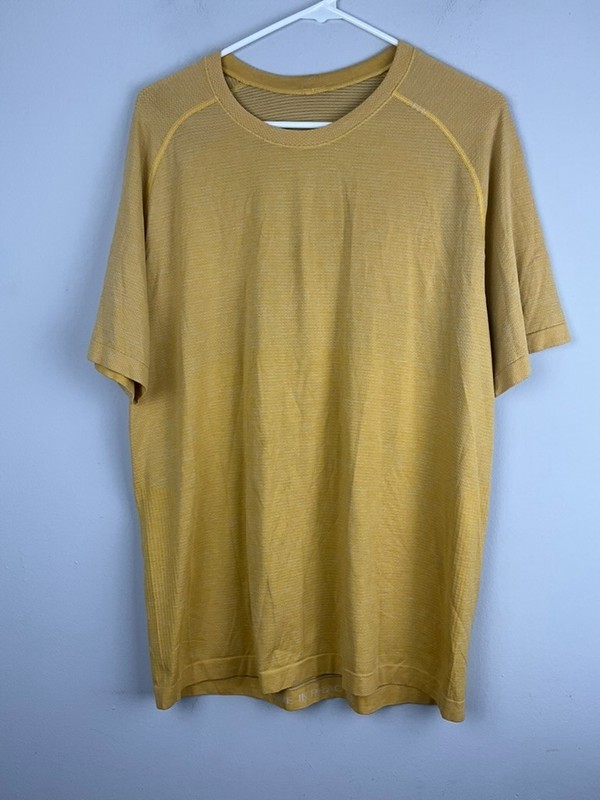 lululemon Men’s Performance Tee Yellow Raglan Size L 22x29 gallery