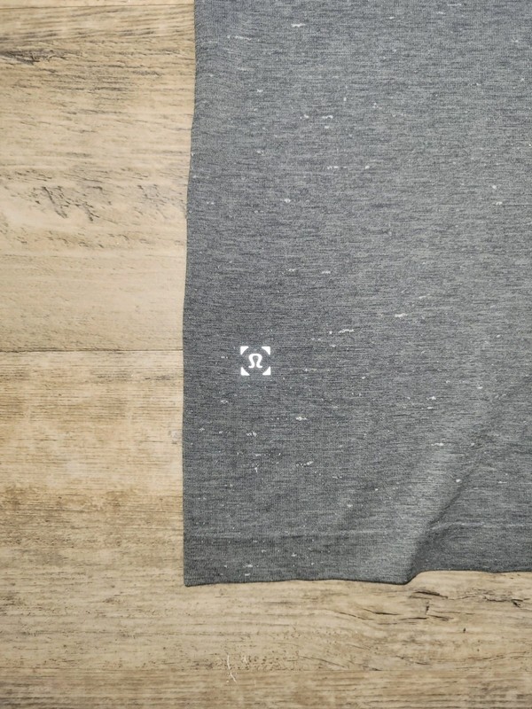 LULULEMON 🍉 Metal Vent Tech Short Sleeve Shirt Men's Size XLarge Gray & White gallery