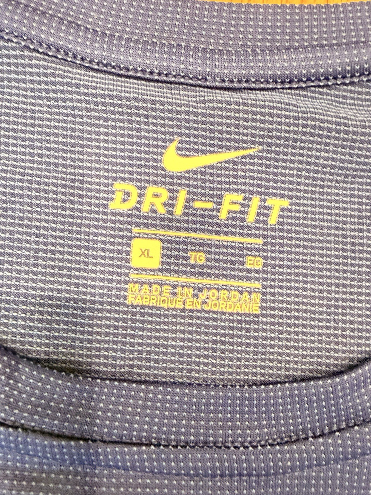 Men’s Nike Running Breathe Shirt Size XL Navy Blue AQ0445-480 gallery