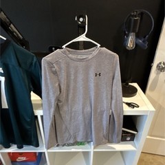 Under Armour Fitted Teen Gray Long Sleeve Stretch Crew Neck Pullover T-Shirt YXL