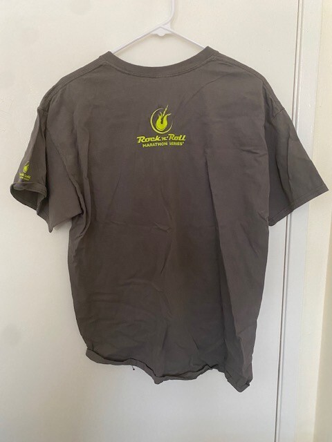 LAS VEGAS ROCK ROLL MARATHON HALF Brooks Large L Mens Running Shirt 11/16/14 gallery