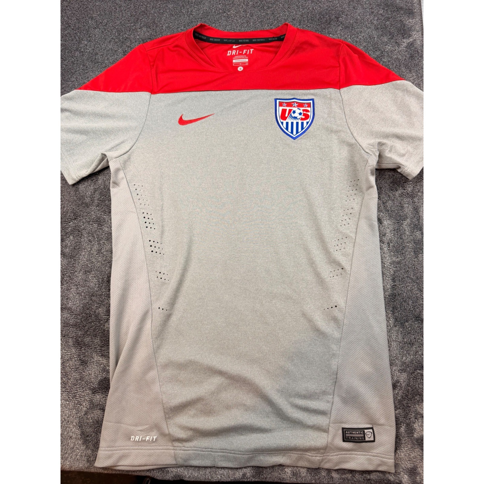 Nike US Soccer USMNT Dri-FIT Training Jersey Grey Red Mens Small gallery