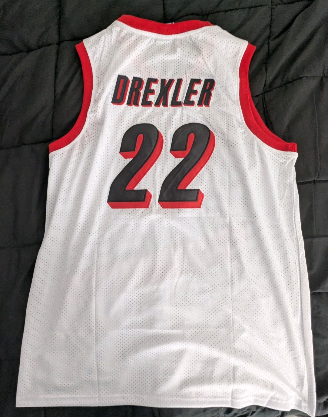 XL UNWORN Portland Trail Blazers Clyde Drexler White champion NBA Jersey gallery