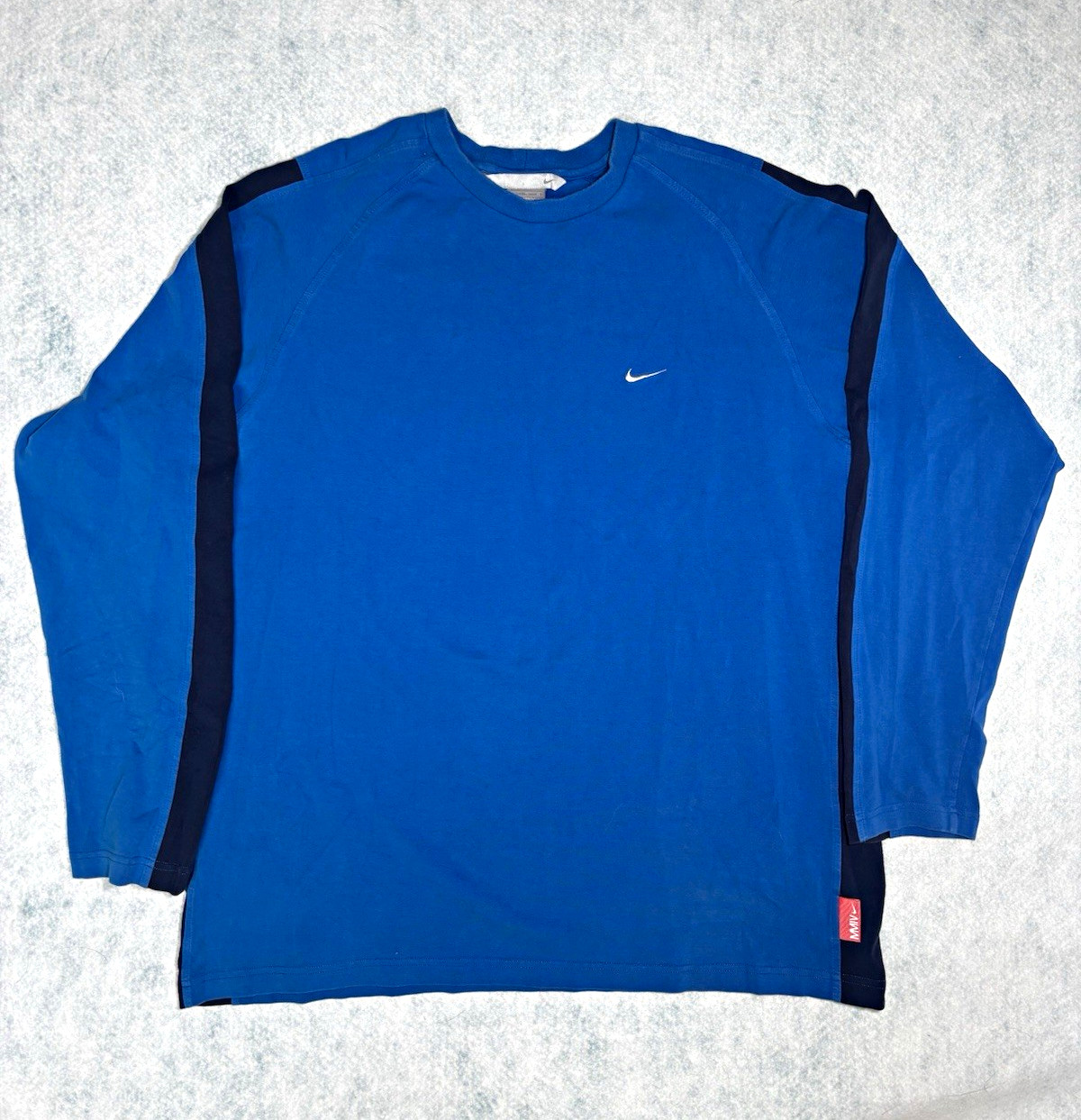 Nike Men's XL Blue/Black Colorblock Cotton Crew Neck Long Sleeve Logo Tee gallery