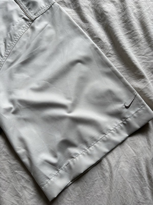 Nike Golf 1/2 Zip Cream Pullover Wind Shirt NWT Size L gallery