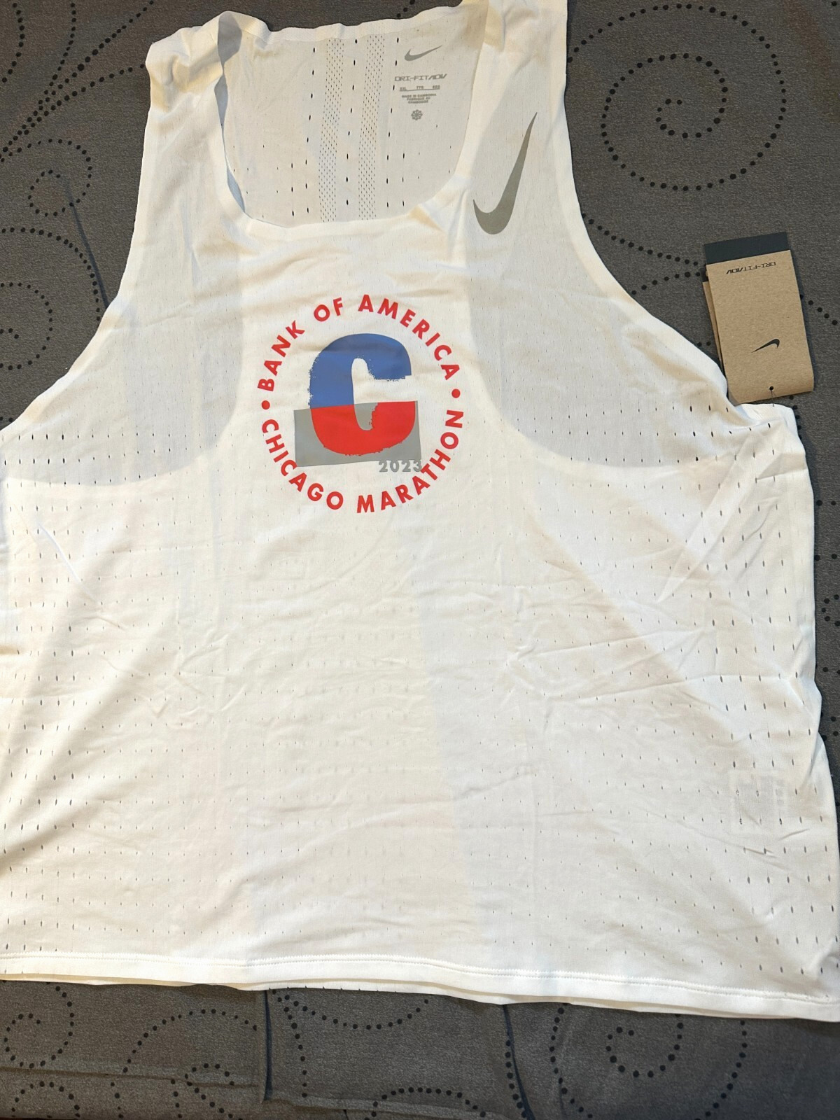 NIKE CHICAGO MARATHON AEROSWIFT RUNNING SLEEVELESS SLIM ADV SHIRT 2XL MEN $90.00 gallery
