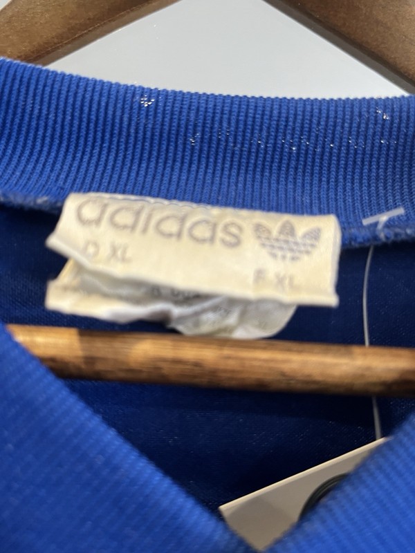 adidas vintage Football jersey 80s Sz XL Made In Hong Kong gallery