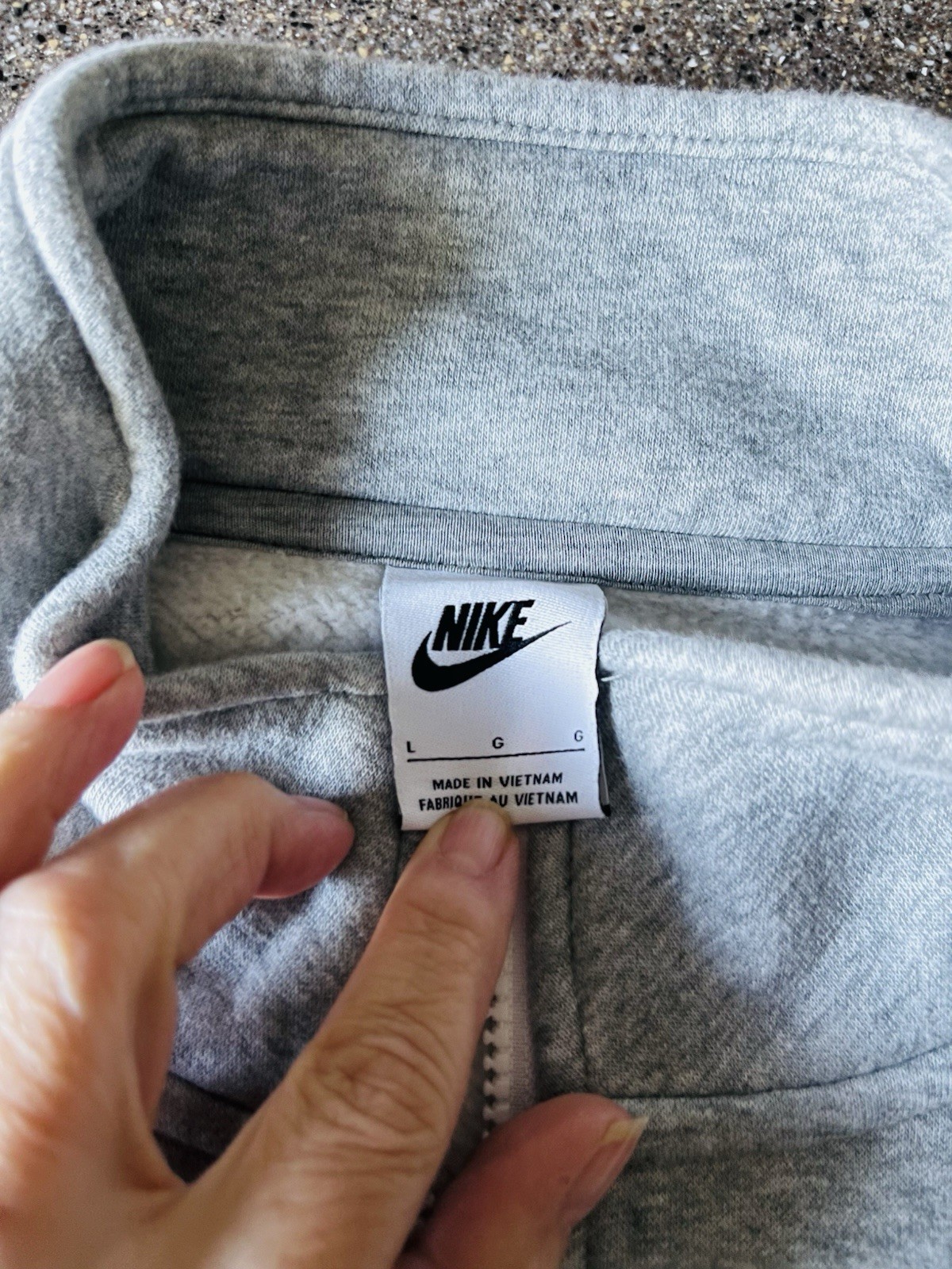 Men’s Gray Nike Quarter Zip Size Large gallery