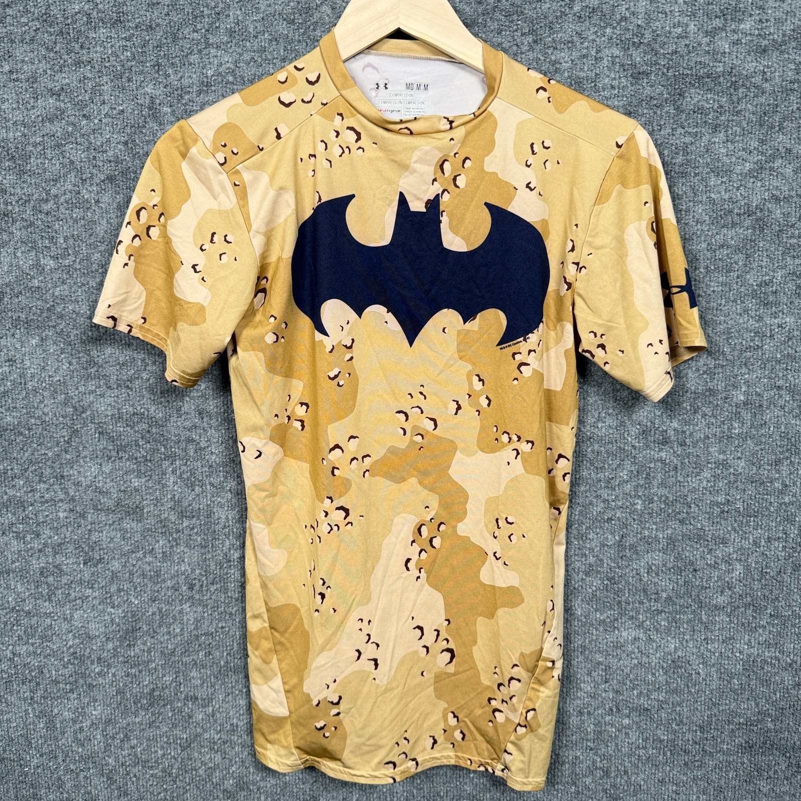Under Armour Mens Size Medium Heatgear Compression Tee Tan Camouflage Batman gallery