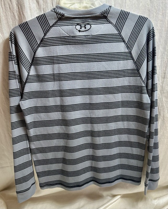 Under Armour All Season Catalyst long sleeve thermal shirt Large 100% Polyester gallery