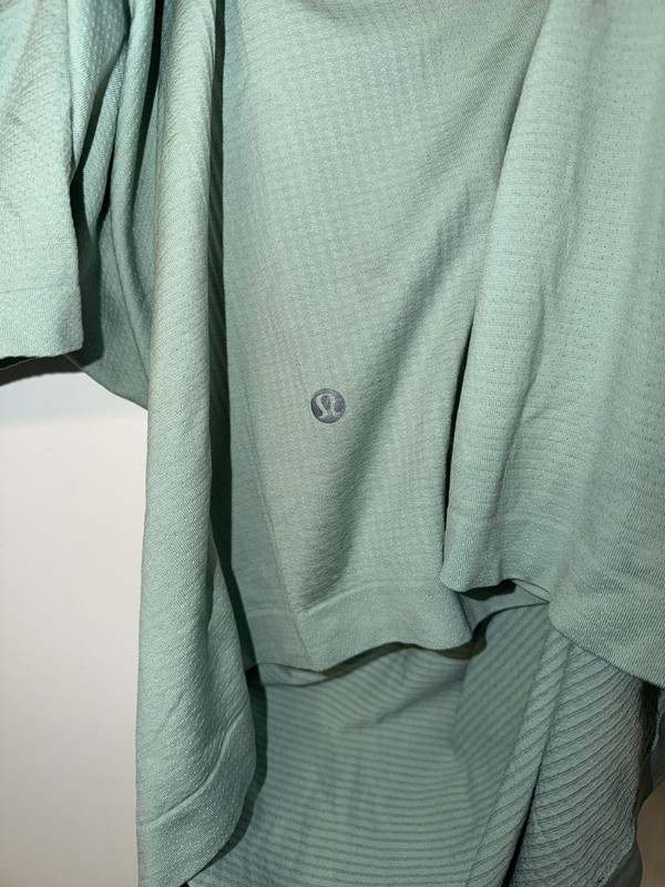 lululemon Metal Vent Tech Short-Sleeve Shirt - Large (L) / Mint gallery