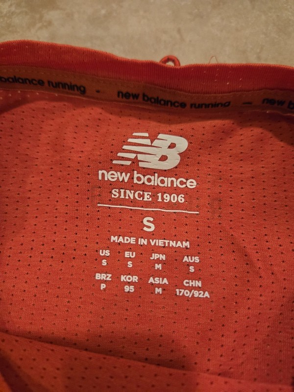 New Balance Men’s Running Performance Shirt Size Small gallery