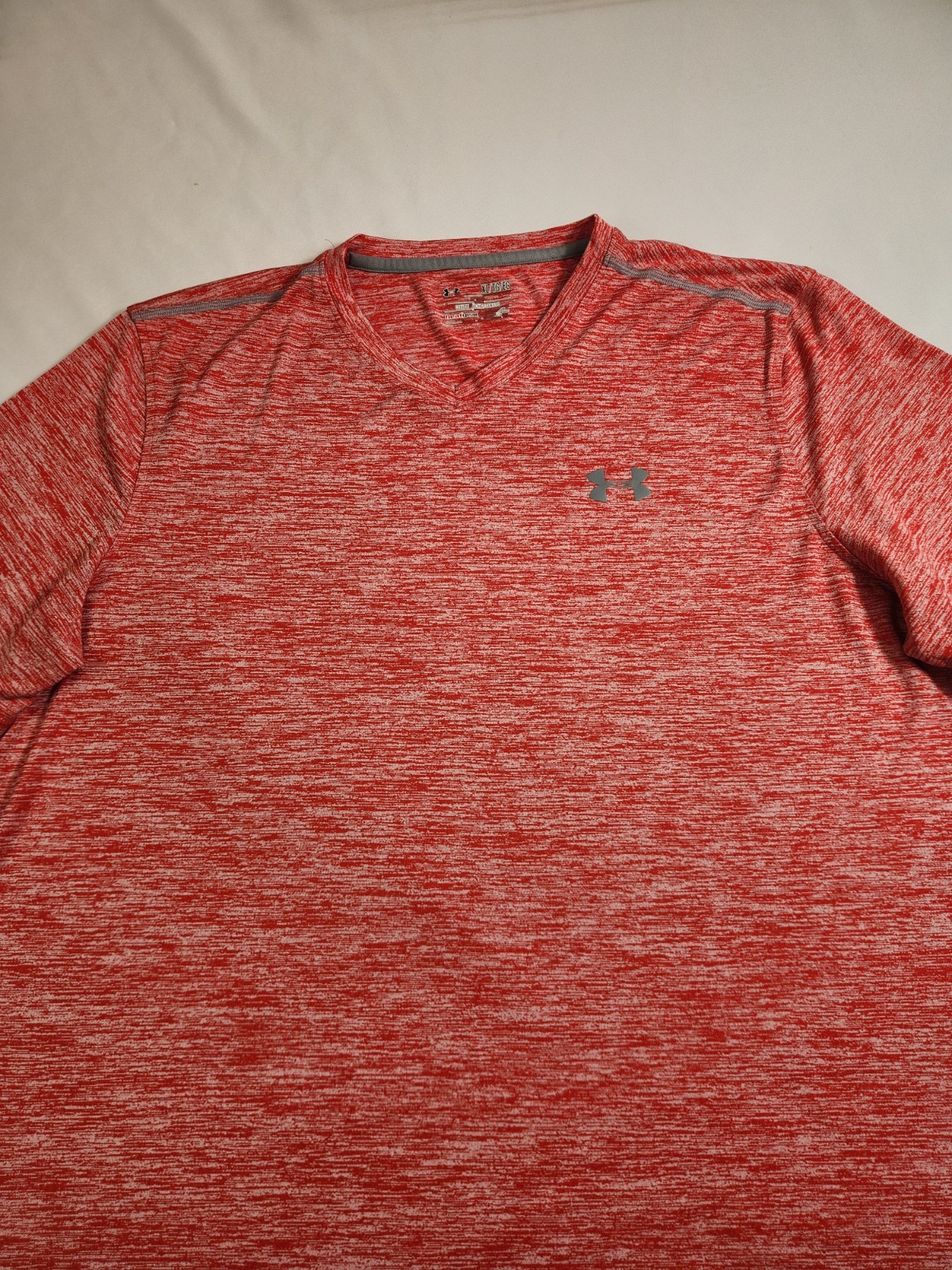Under Armour Loose Performance Shirt Men Size XL Red Short Sleeve Activewear Tee gallery