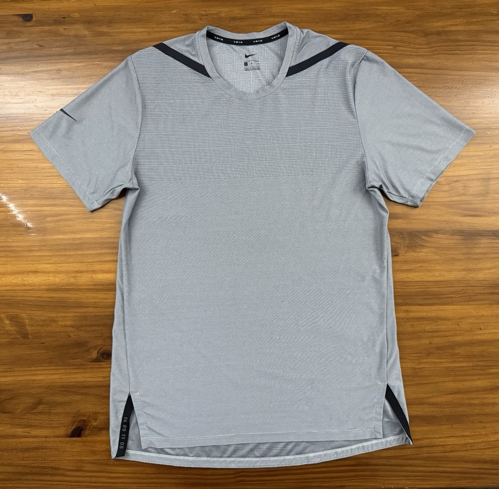 Nike Running Tech 14 09 11 05 Shirt Men's Medium Long Tall Gray S/S Crew