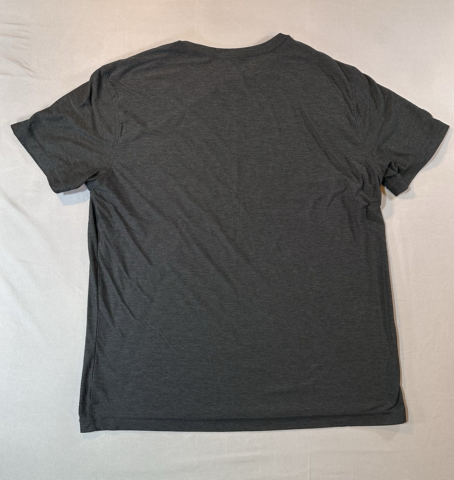 Vuori Strato Tech T-Shirt Mens L Charcoal Heather Performance Crew Neck V126 gallery