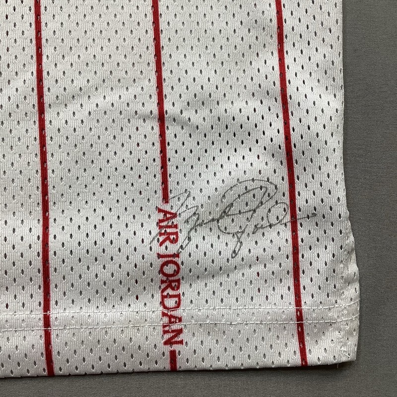 Jordan Essentials Printed Mesh Jersey Men’s M White Red Pinstripe DM1380-100 EUC gallery