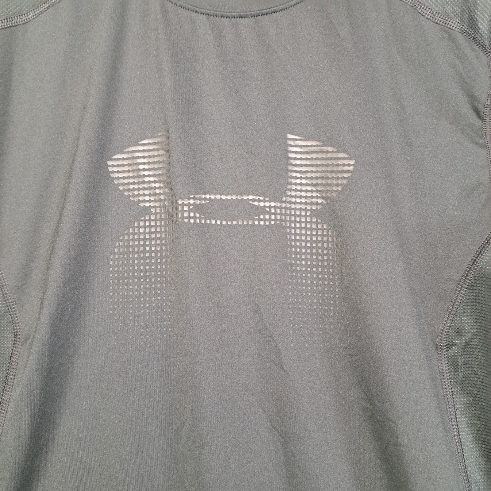 Under Armour HeatGear Small Fitted Shirt Black Big Logo Short Sleeve Tee gallery
